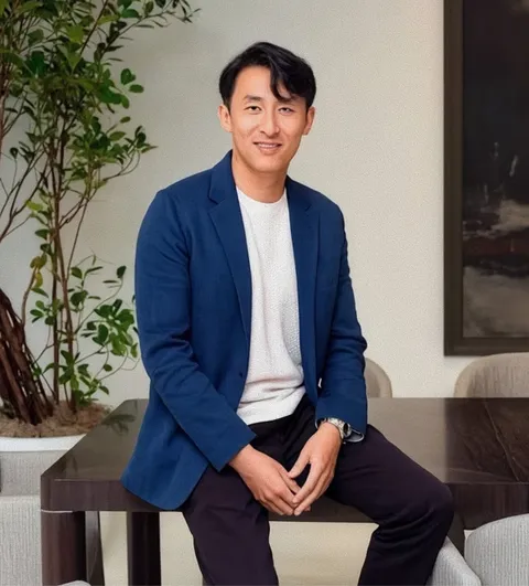Mark Feng, Founder and CEO of DecorX.